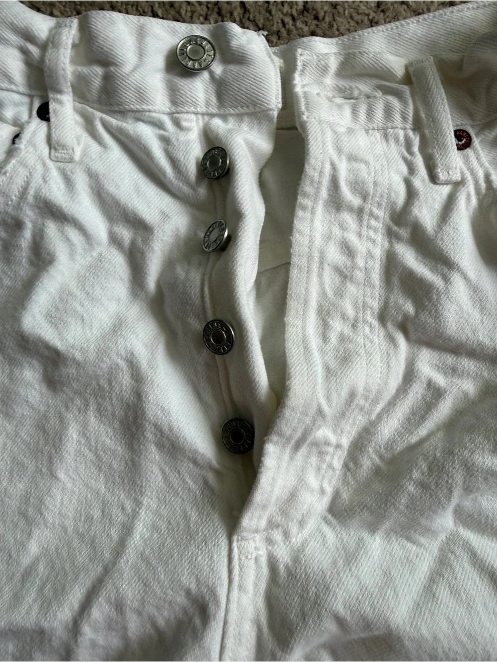AGOLDE Stella White High-Waist Frayed Hem Women’s Hidden Button Fly Shorts- 23 - Picture 3 of 14